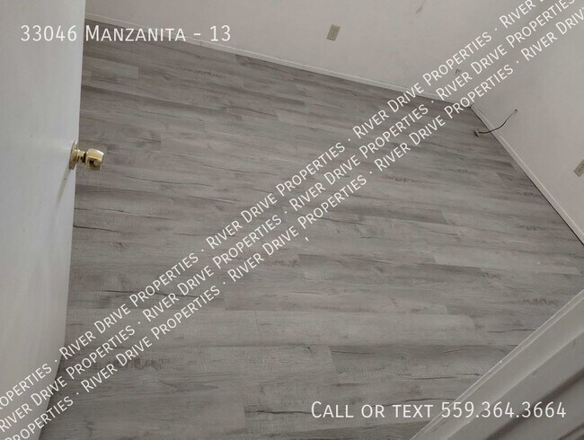 Building Photo - Spacious Two Bedroom Apartment
