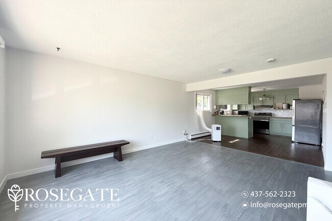 Building Photo - Bright & Renovated 3-Bedroom Unit in Centr...