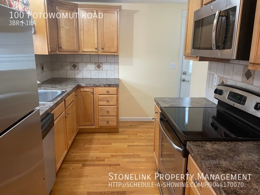 100 Potowomut Road Alquileres en East Greenwich, RI