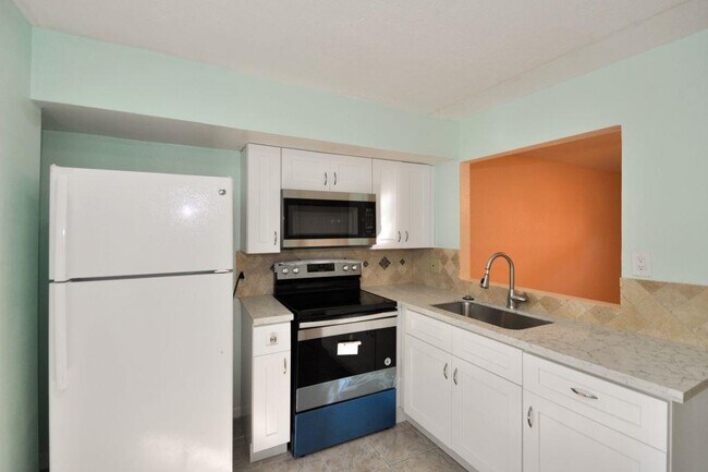 Foto del edificio - 9217 Carousel Ln