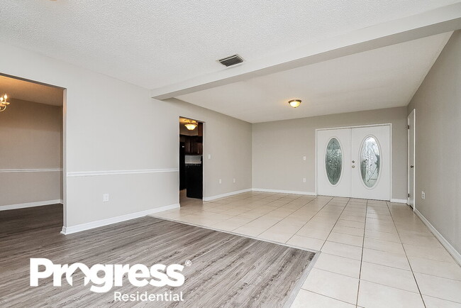Building Photo - 3412 Groveview Dr