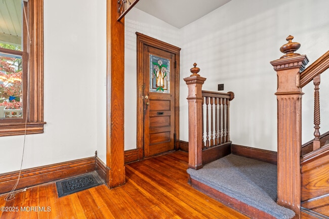 Building Photo - 50-52 Peters Pl