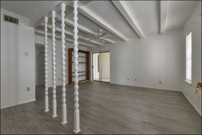 Foto del edificio - Available now!
