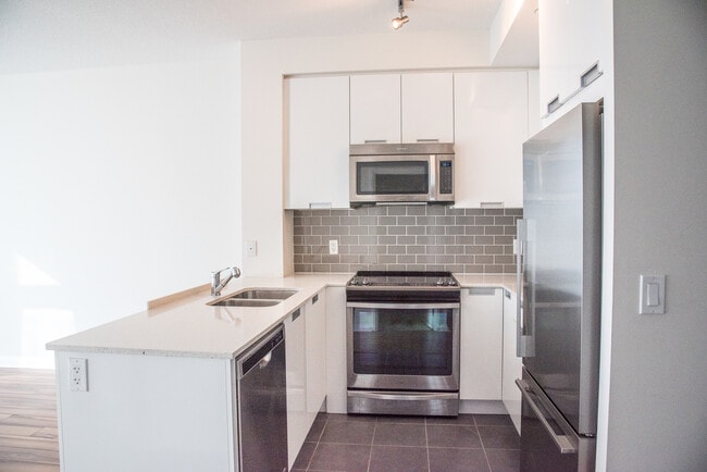 Building Photo - 55 Eglinton Av W