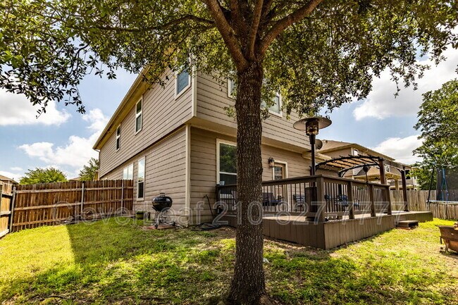 Building Photo - 764 Clearbrook Ave