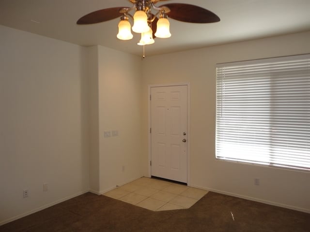 Foto del edificio - 1328 E Weatherby Way