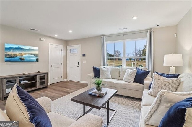 Foto del edificio - 6643 Red Oak Wy