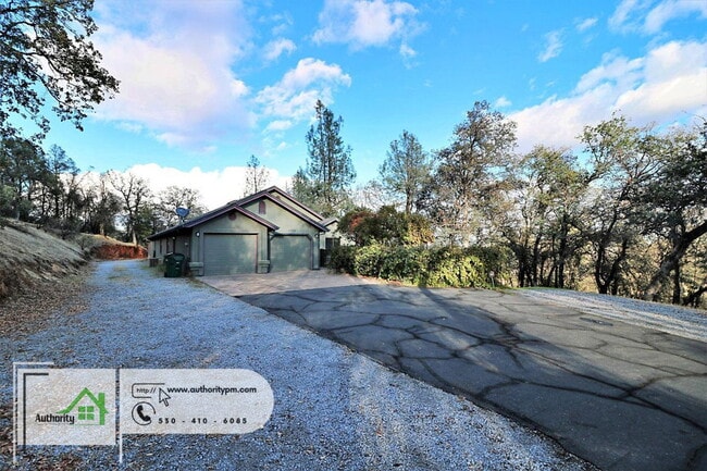 Building Photo - 15714 Middletown Park Dr