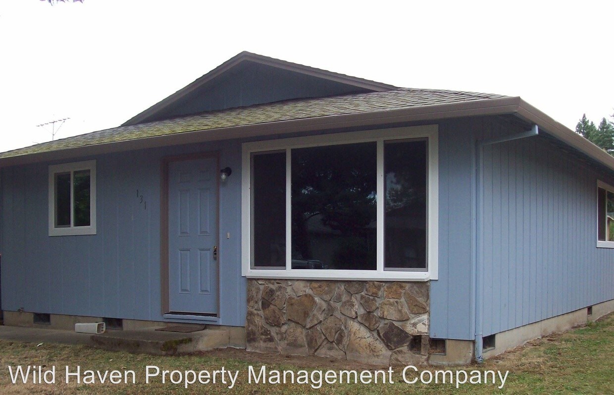 Primary Photo - 129 NE Kingwood Dr
