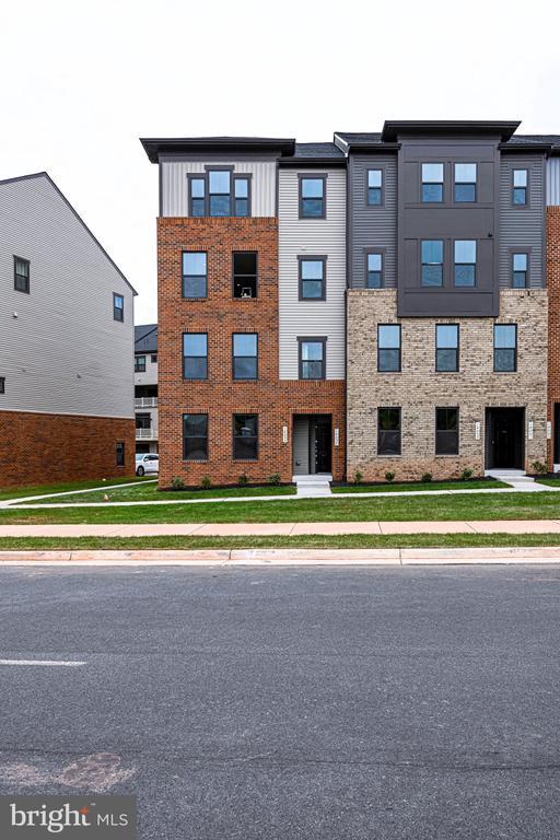 Foto del edificio - 14055 Sunrise Valley Dr