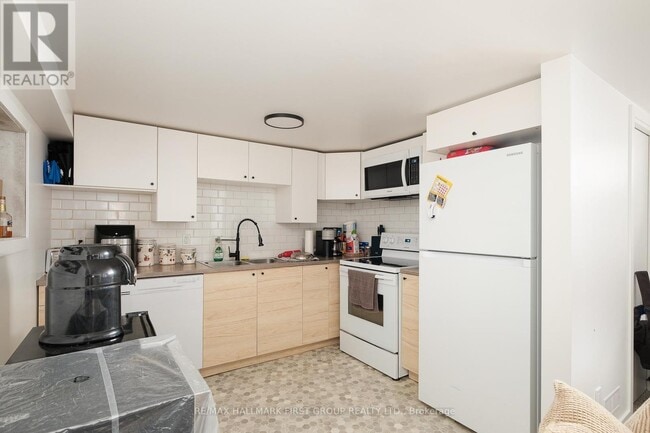 Photo du bâtiment - 1443 Westbrook Dr