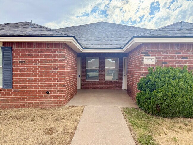 Building Photo - Privacy By Design: 3 Beds, 3 Baths, No Compromises!