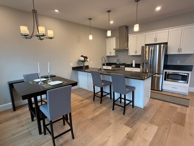 Building Photo - 42 O'Neil St