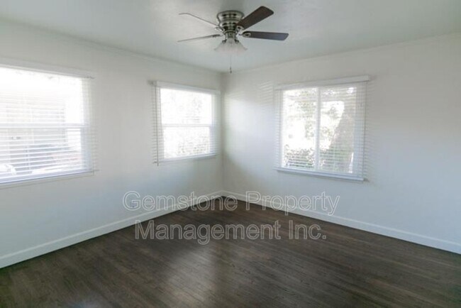 Foto del edificio - 6203 Mesita Dr