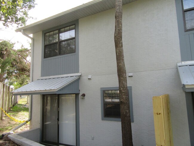 Building Photo - 2750 W 12th St