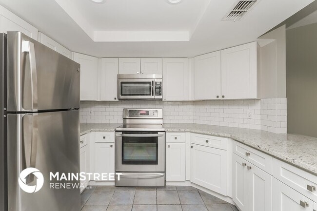 Foto del edificio - 8055 Wooden Dr