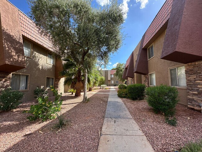 Foto del edificio - 5300 Indian River Dr
