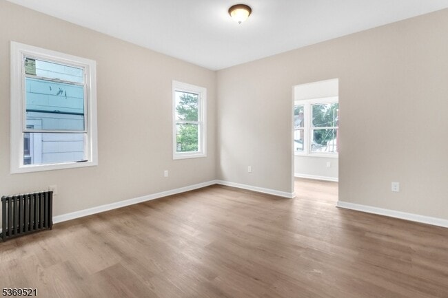 Building Photo - 247 Duane St