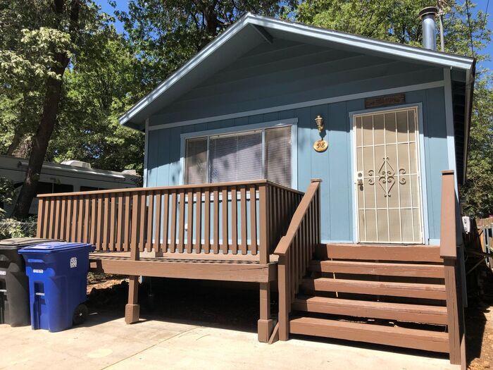 Primary Photo - Newly updated 2 Bedroom pet-friendly home ...