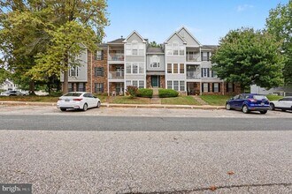 Building Photo - 900 Jessicas Ln