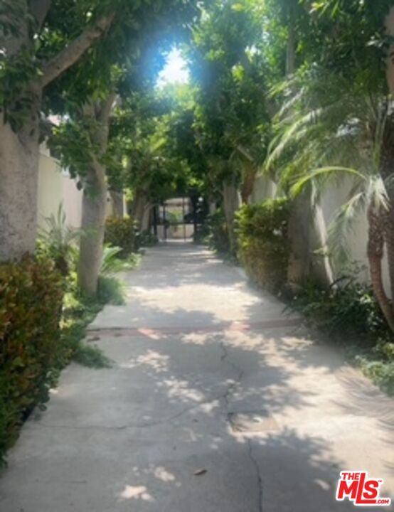 Foto del edificio - 5951 Canterbury Dr