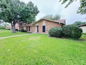 Building Photo - 606 Grinnell Dr