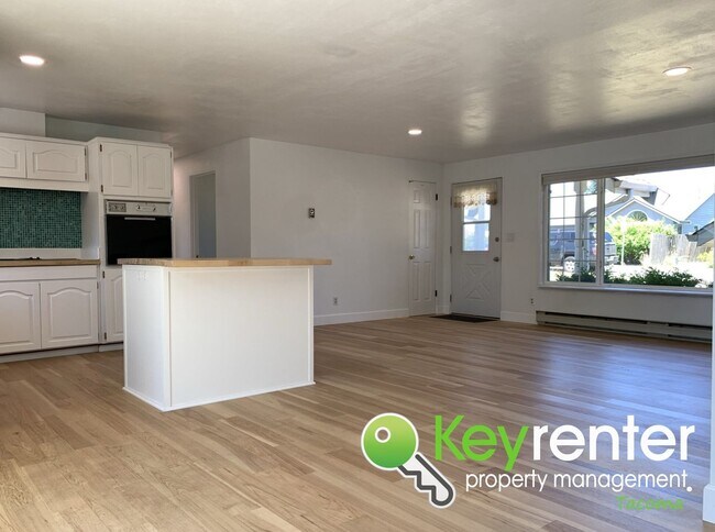 Foto del edificio - Renovated Rambler in Steilacoom Oasis