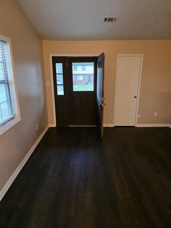 Building Photo - 1150 Pinedale Cir NW