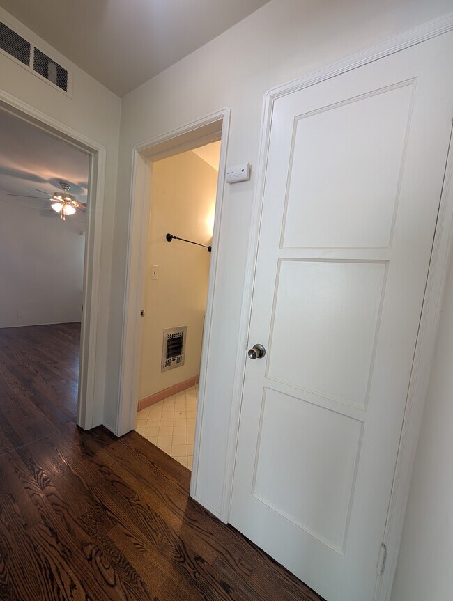 Foto del edificio - 7026 Flight Ave