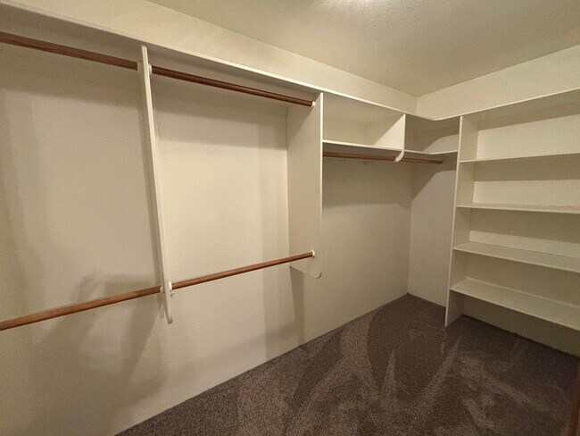 Foto del edificio - 935 NW Cooke Ave