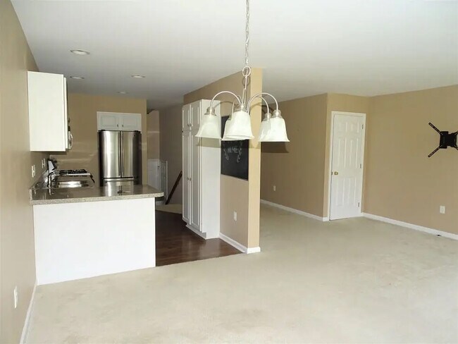 Foto del edificio - 6472 Lincoln Ct