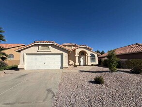 Building Photo - 6924 E Lakeview Ave