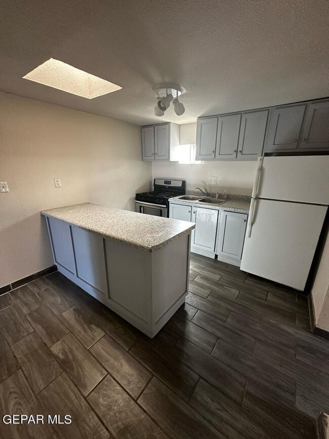 Foto del edificio - 7182 Ponce Dr