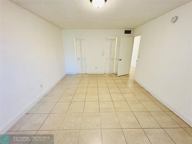 Building Photo - 2800 NW 56th Ave