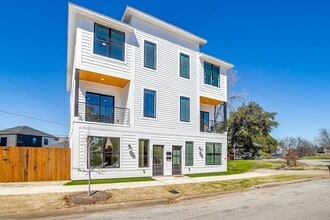 Building Photo - 2335 Benbrook Blvd