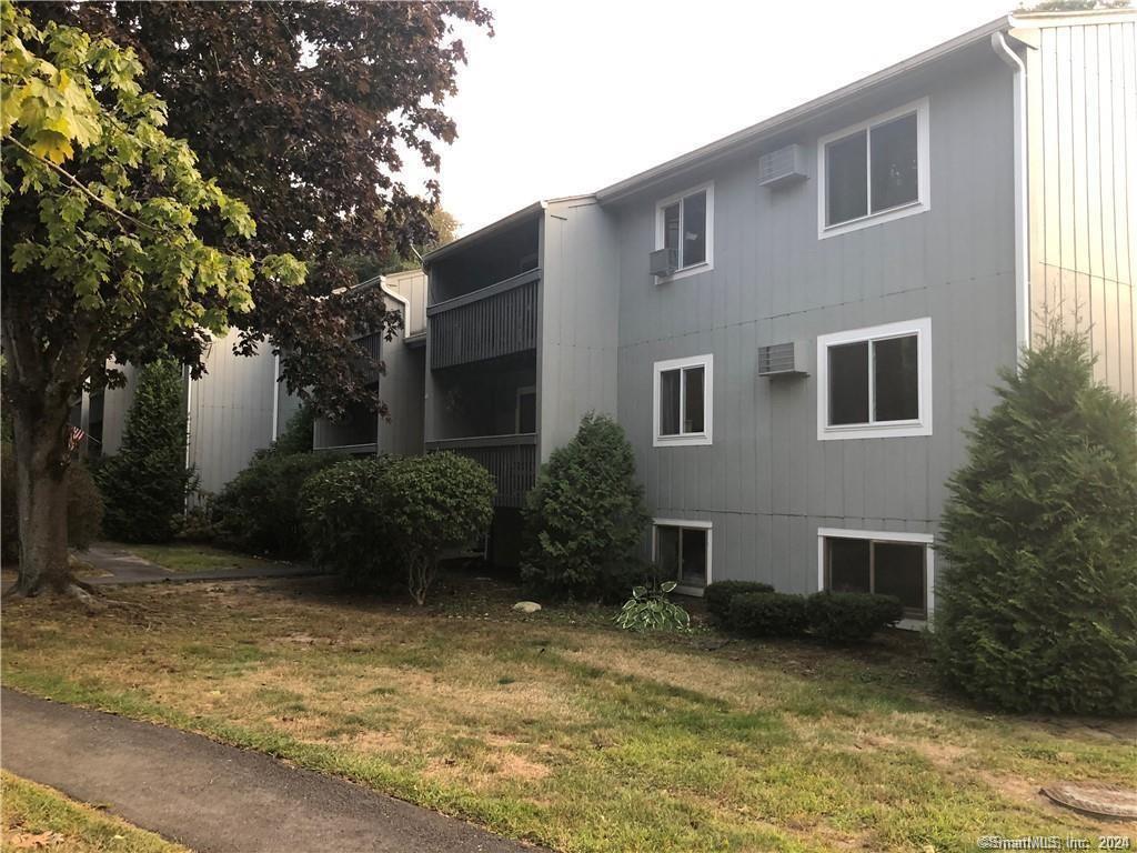 Foto principal - 68 Buddington Rd