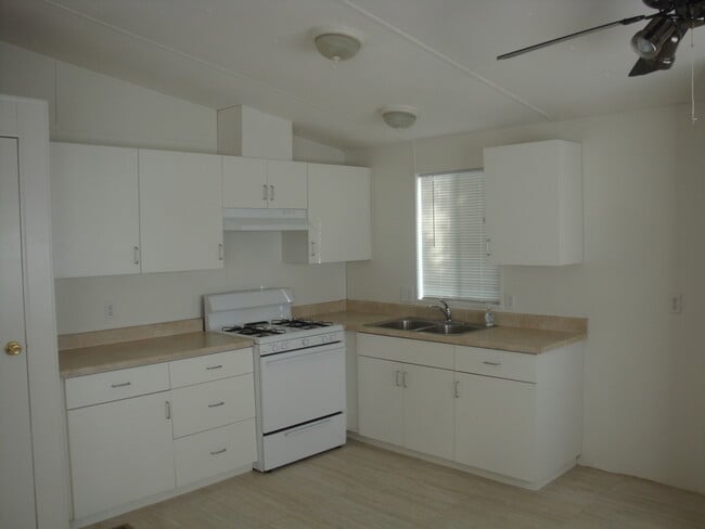 Foto del edificio - 8451 19th St