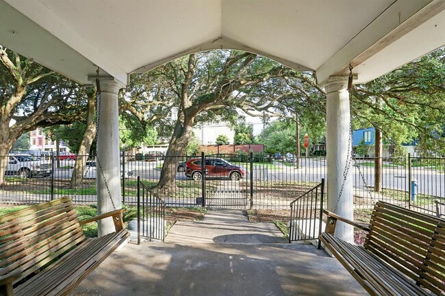 Building Photo - 418 Branard St