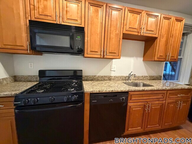 Foto del edificio - 288 Chestnut Hill Ave