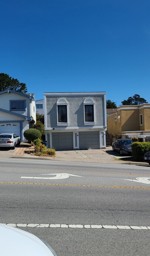 Primary Photo - 860 King Dr
