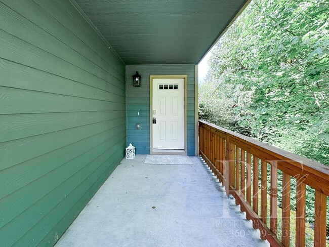 Photo - Nice 2-Story End of Road Privacy House