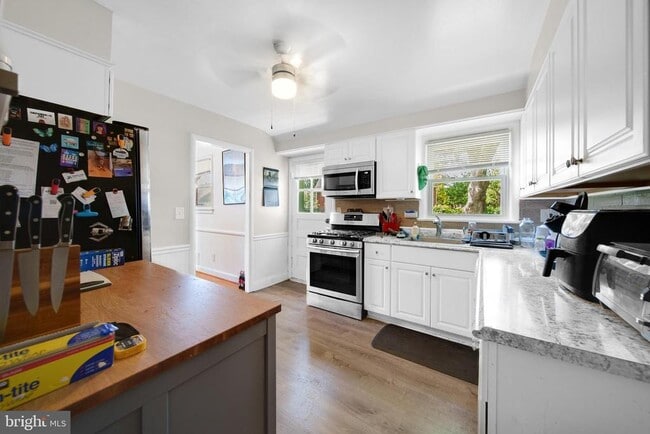 Foto del edificio - 10502 Glenhaven Dr