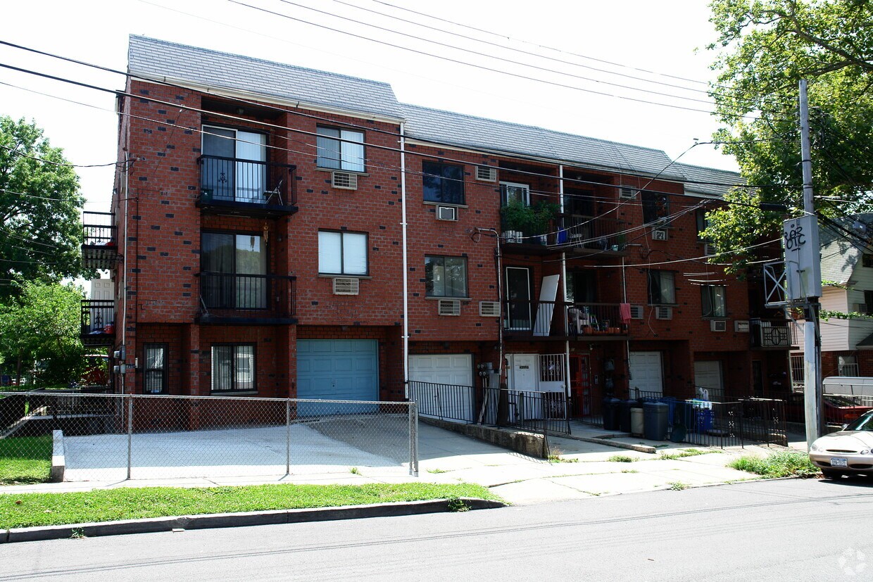Foto del edificio - 4201-4207 156th St