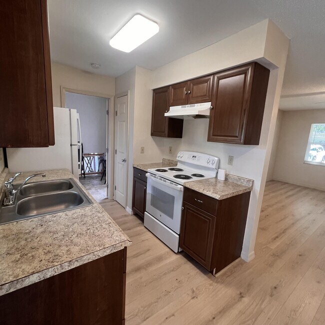 Foto del edificio - 2532 Stratford Dr