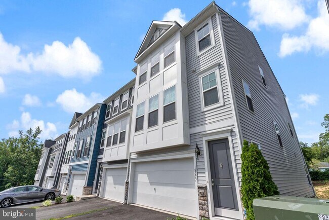 Building Photo - 18277 Summit Pointe Dr