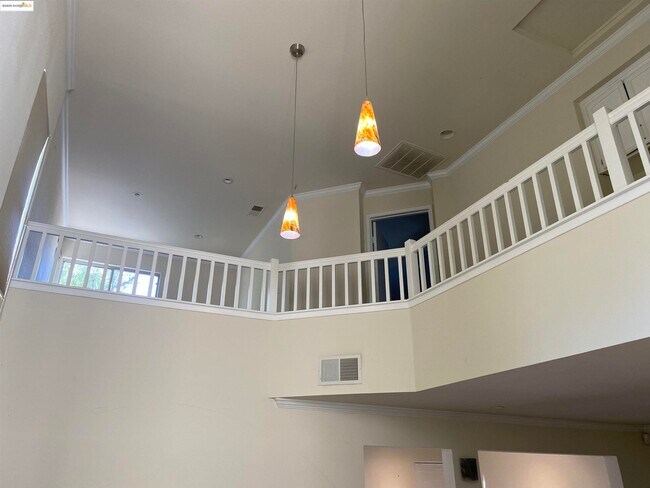 Building Photo - 1810 Gardenia Ct