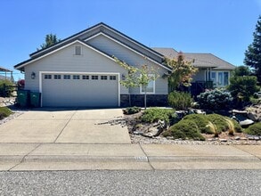 Building Photo - 901 Morgan Ranch Dr