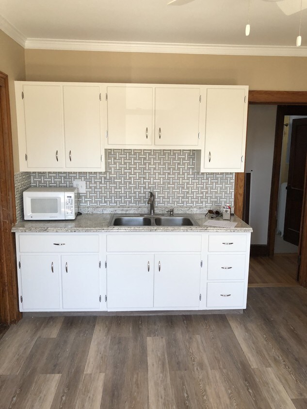 Foto principal - 79 Oakwood Ave