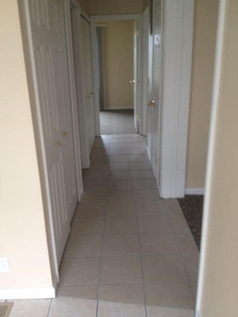 Building Photo - 970 Village Dr