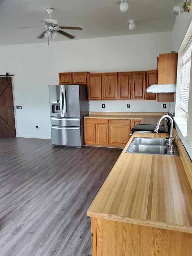 Foto del edificio - 11720 Reecer Creek Rd